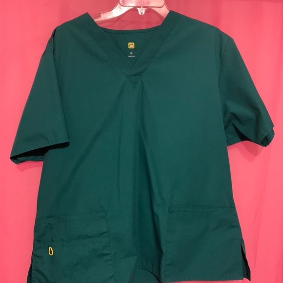 WonderWink scrub top - Picture 1 of 3